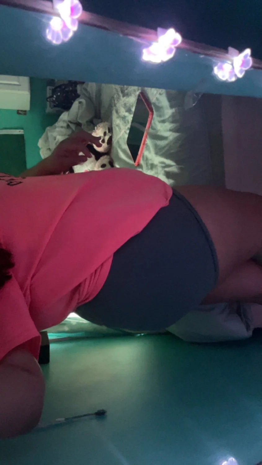Bbw latina uses both holes main image