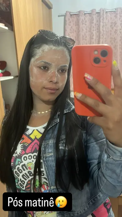 Morena recebeu muita porra na cara no carnaval cover image