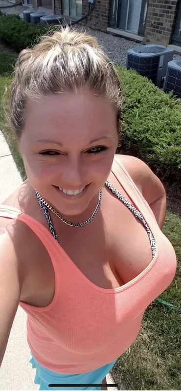 Cheating Girlfriend Mandy From Indianapolis image 2