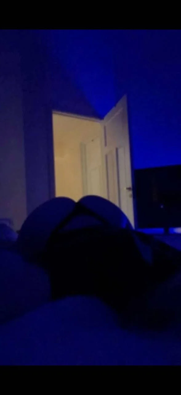 Blonde Snapchat teen sends nudes image 2