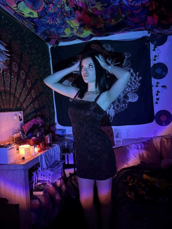 Sage is a pathetic slut that needs cum image 3