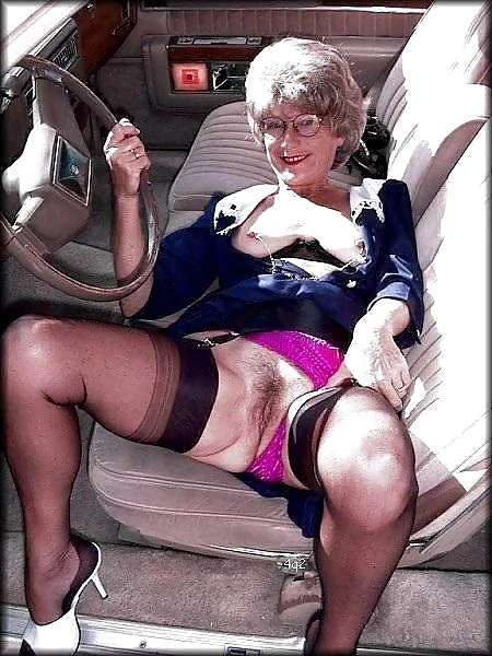 Milfs & Cars I image 20