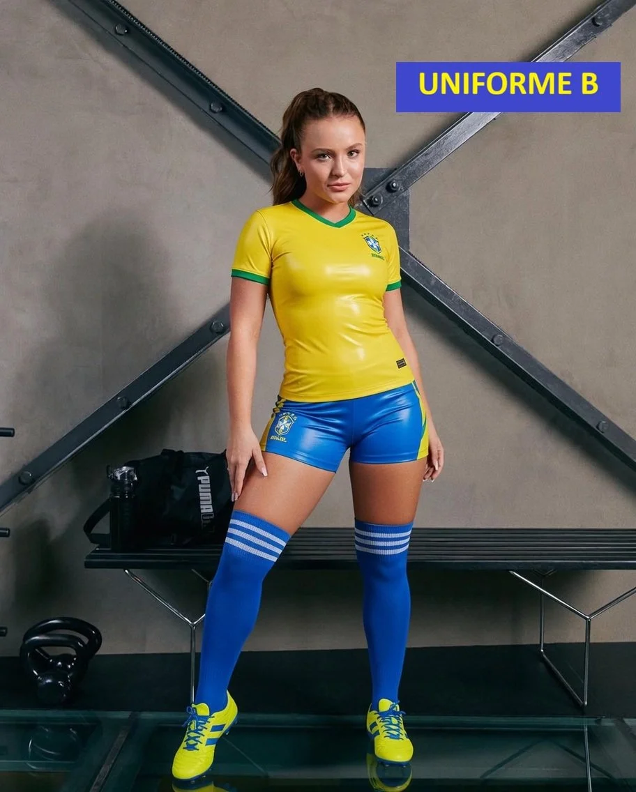 Larissa Manoela fará campanha para a Copa 2026. Em qual desses uniformes ela fica mais deliciosa ? image 3
