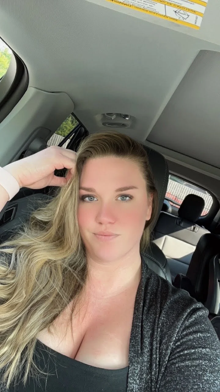 Cheating Ohio Whore Wife D@niell3 image 3