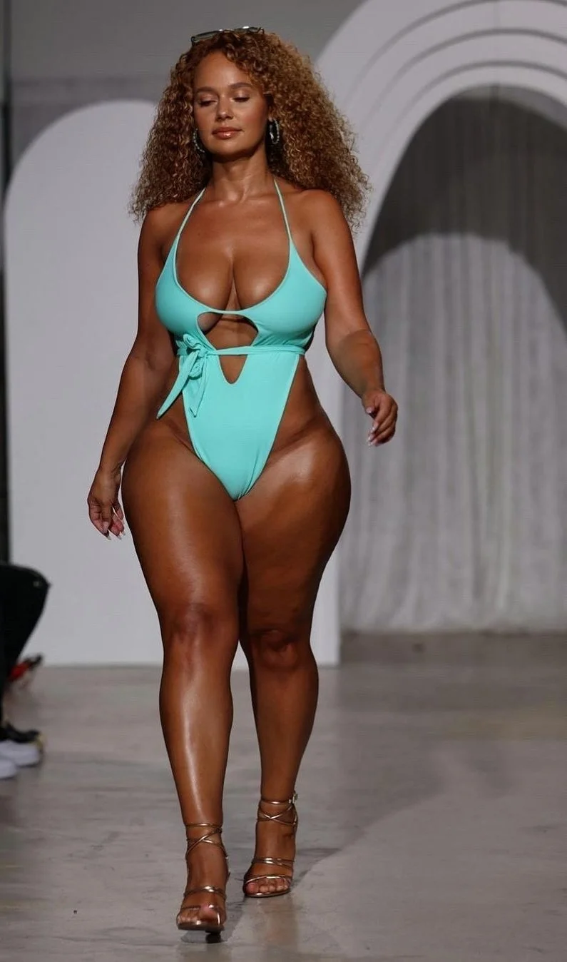 PAMELA ALEXANDRA image 8
