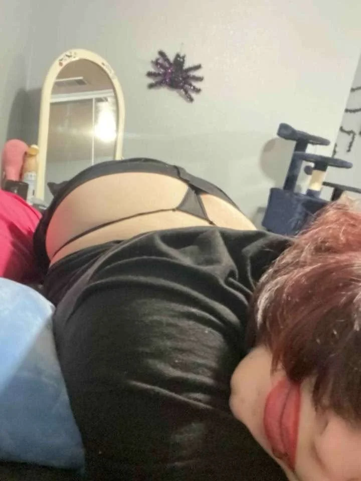 Sexy busty bitch needs BWC image 23