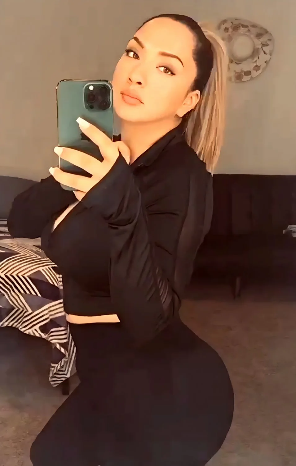 Anyone have her image 8