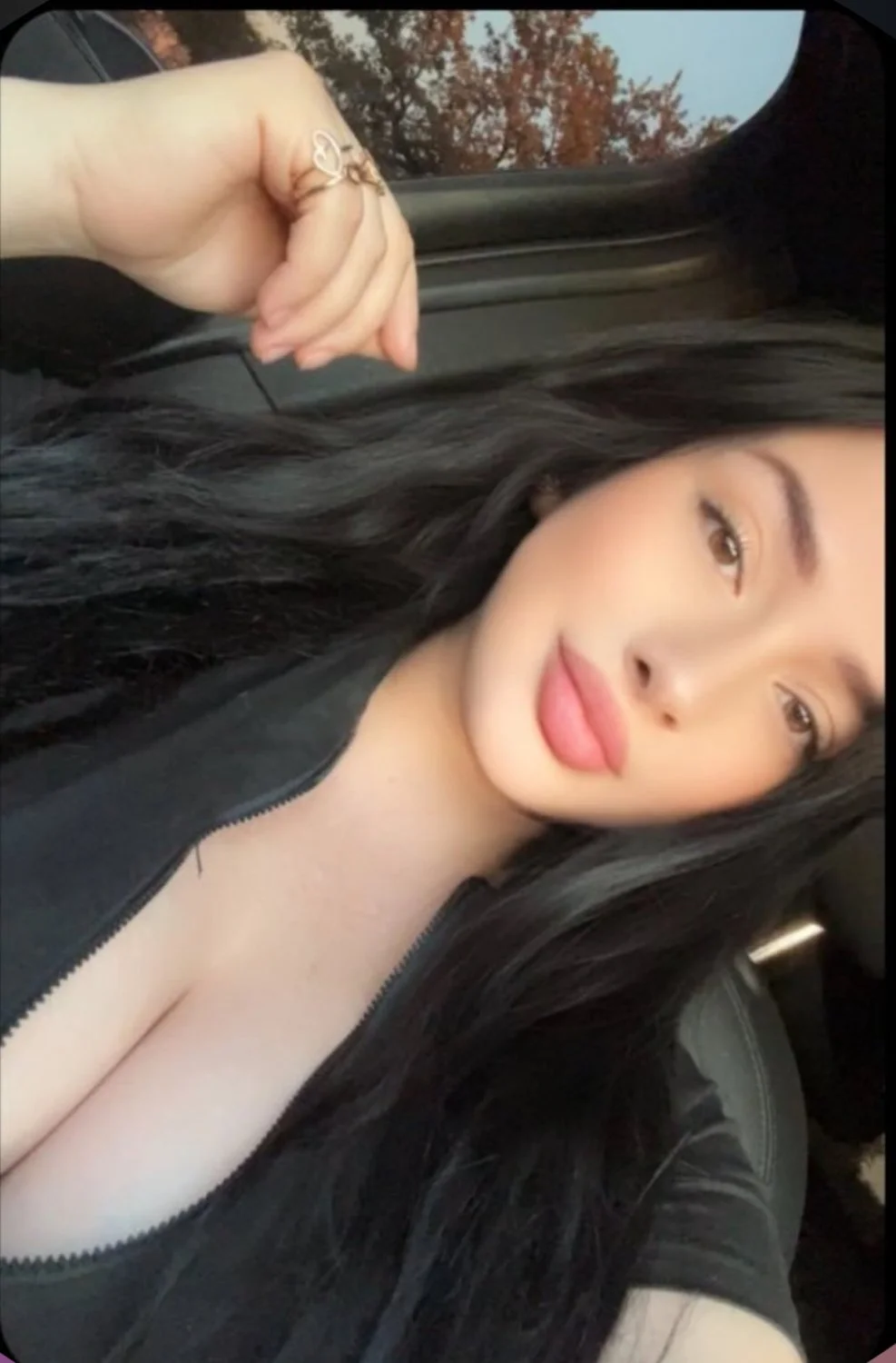 Anyone have her image 9