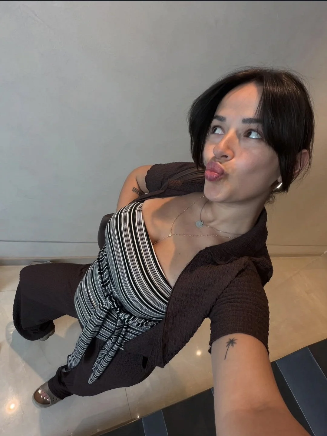Followers aunt is sexy asf main image