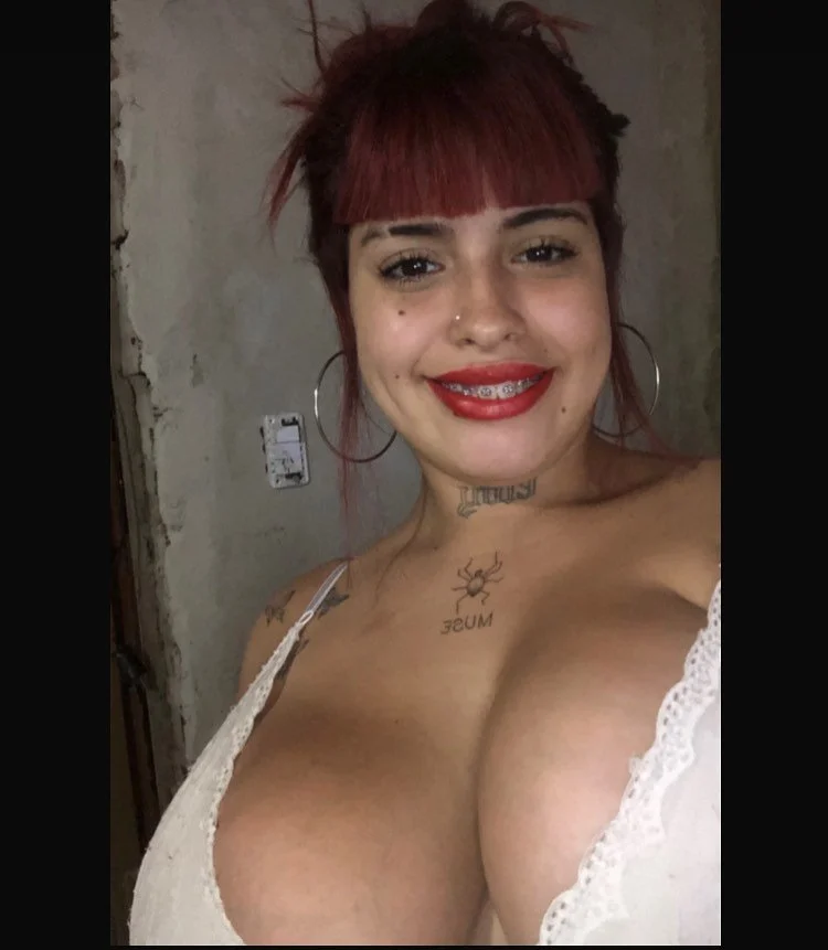 colo tetona image 5
