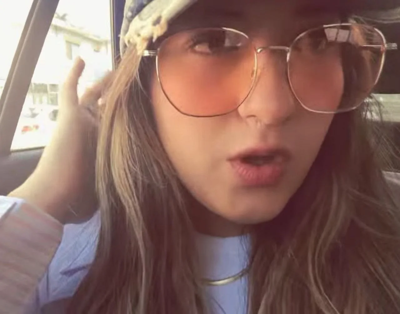 Esta puta se llama Ingrid de 18 años , es una puta promiscua adicta a chupar verga image 13