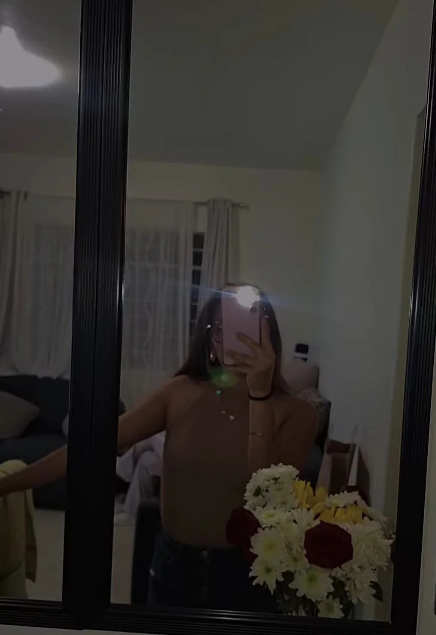 Esta puta se llama Ingrid de 18 años , es una puta promiscua adicta a chupar verga image 14
