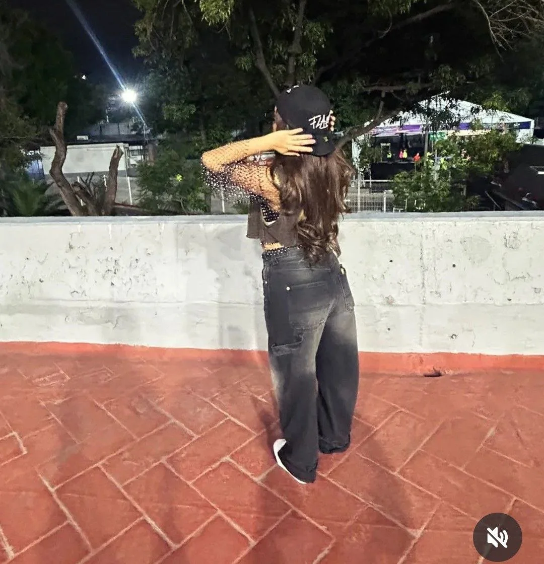 Esta puta se llama Ingrid de 18 años , es una puta promiscua adicta a chupar verga image 21
