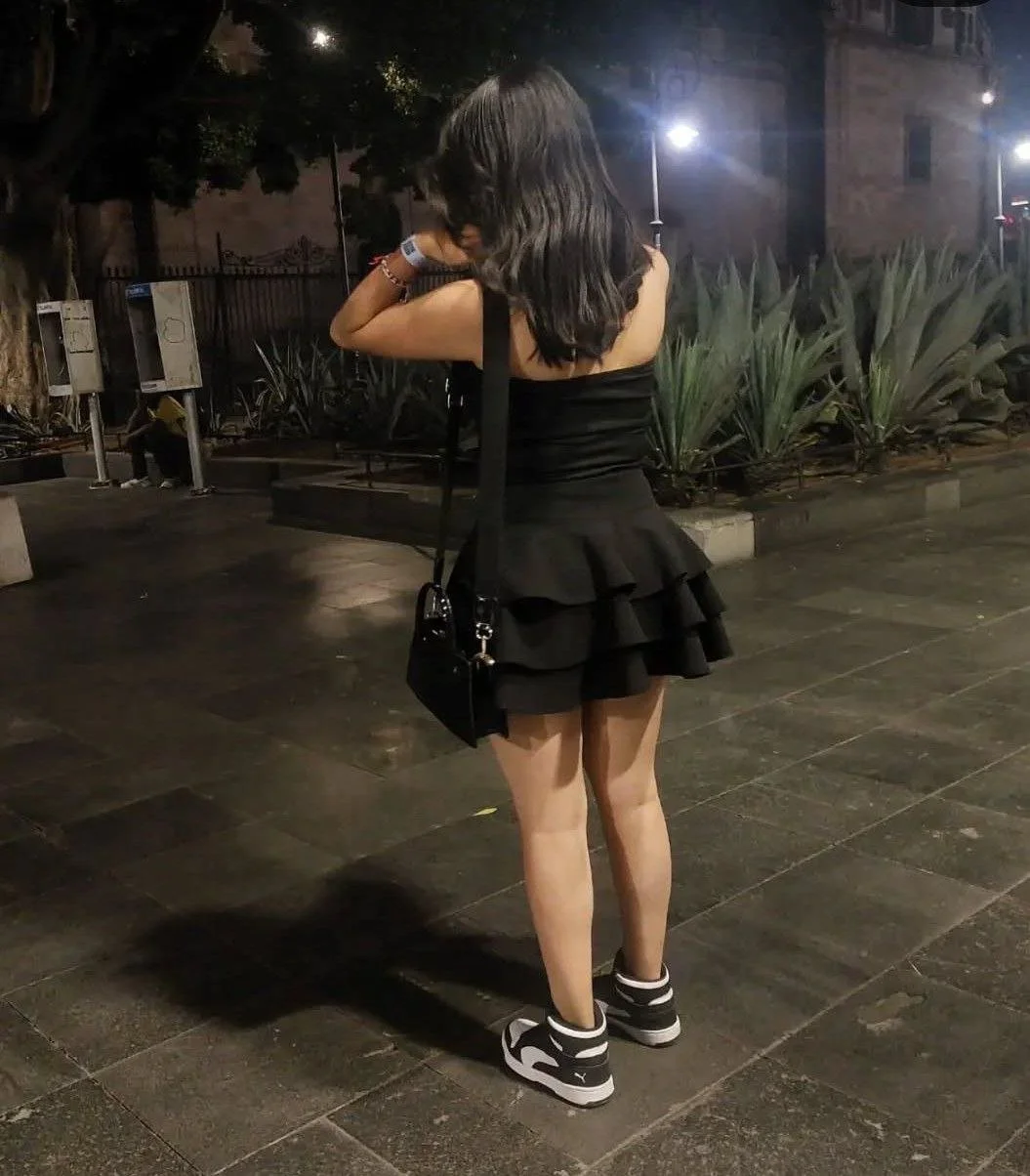 Esta puta se llama Ingrid de 18 años , es una puta promiscua adicta a chupar verga image 25