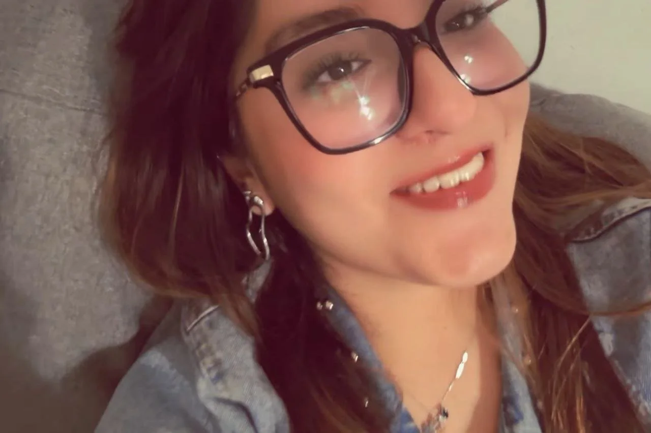 Esta puta se llama Ingrid de 18 años , es una puta promiscua adicta a chupar verga image 27