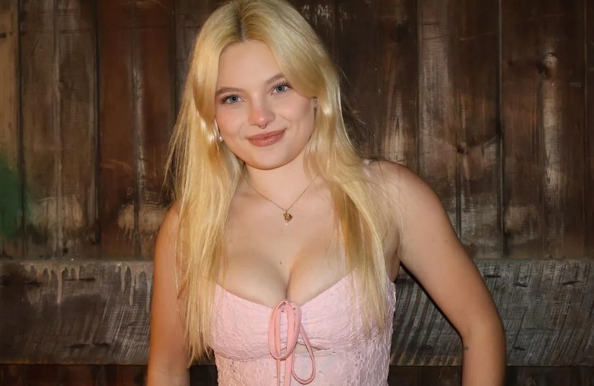 hot blonde teen image 9