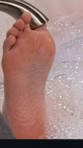 Feet soles 16k image 16