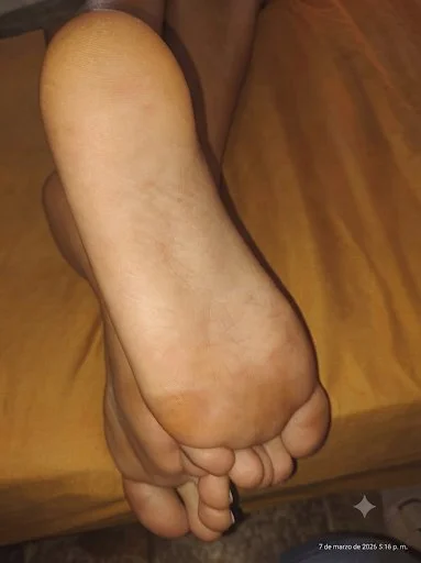 Feet soles 16k image 20