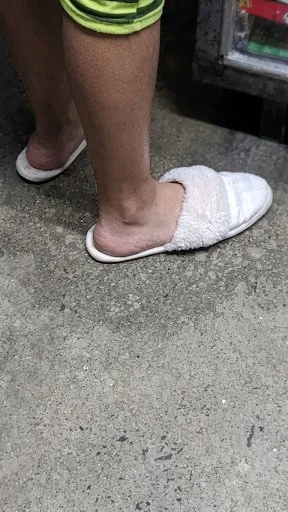 Feet soles 16k image 33