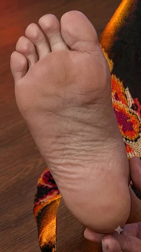 Feet soles 16k image 36