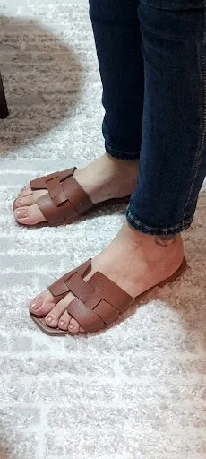 Feet soles 16k image 37