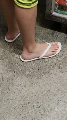 Feet soles 16k image 43
