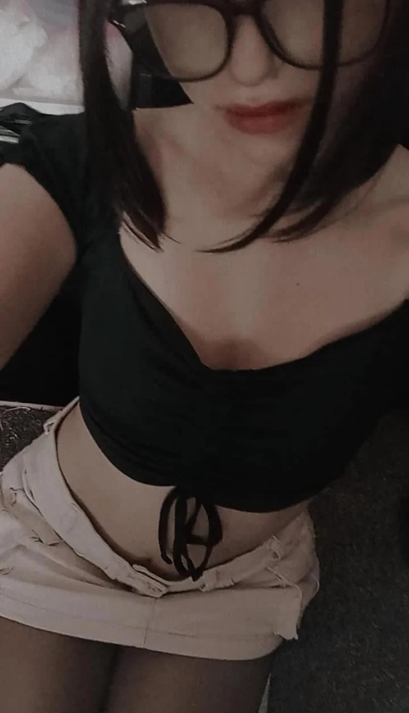 Cheating brunette latina gf Yessie image 15