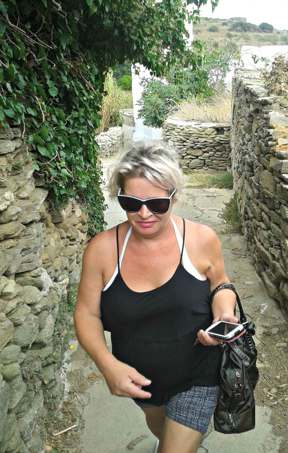 Mature thick body and fat tummy image 9