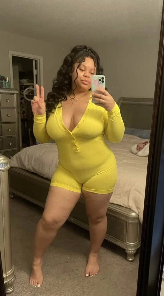 Thick lightskin ebony image 10