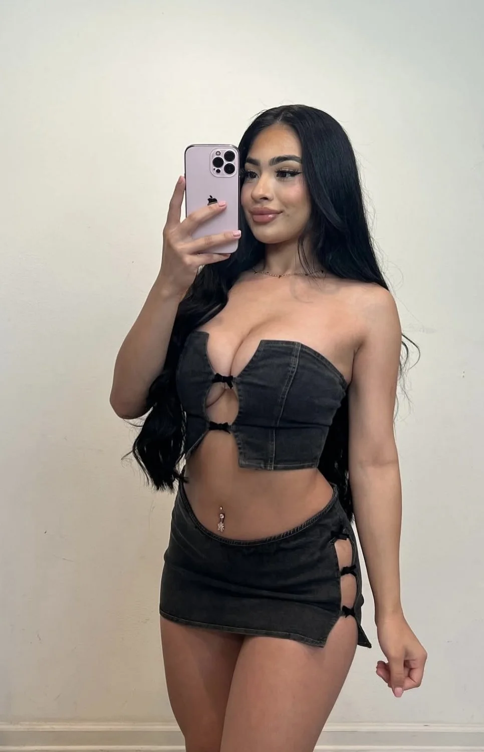 Beautiful Latina Needs a Cum Tribute image 14