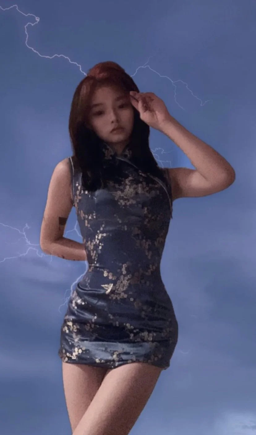 Asian Teen Gwen image 3