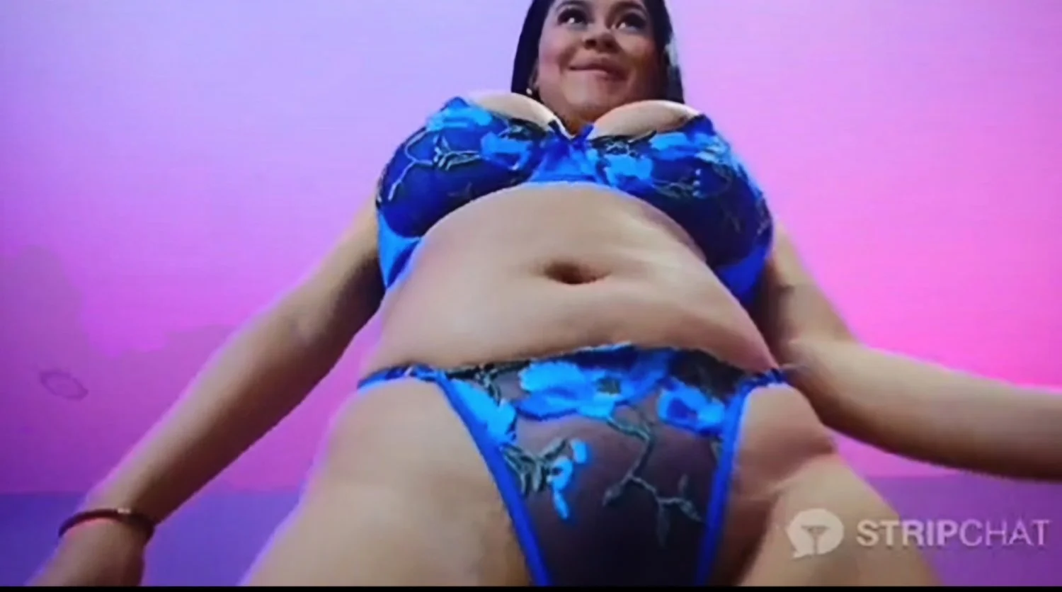 PrettyLatina>OnStrichat image 2
