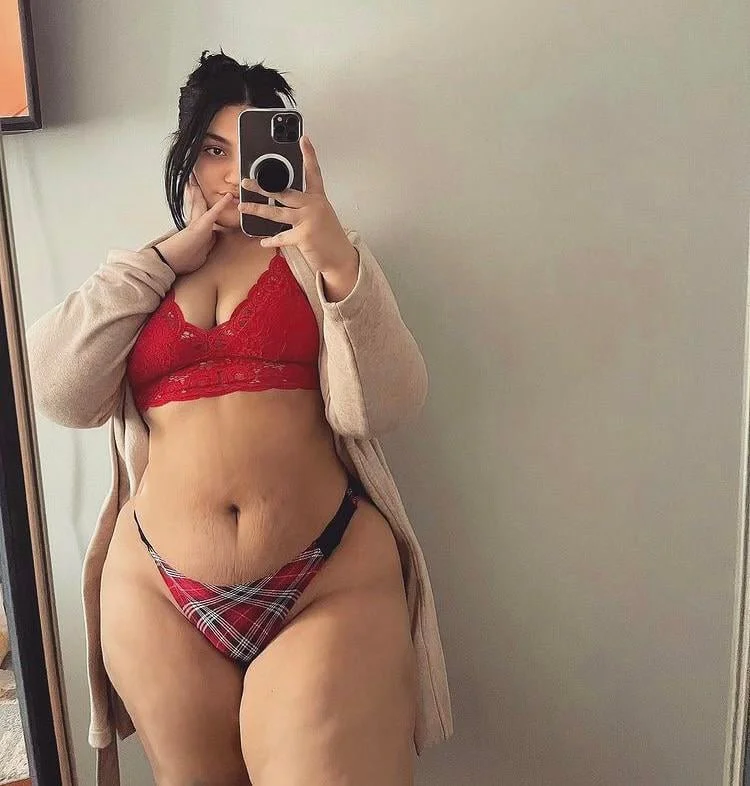 Thicc Weight Gain Girl image 5