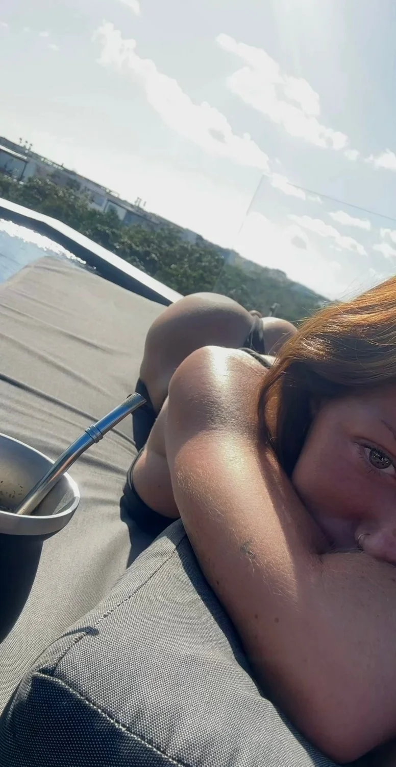 Sun kissed booty, I think you need to add more oil to my ass main image