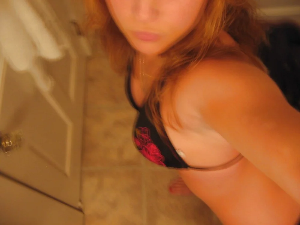 Ginger teen whores selfies shared by her beta boyfriend. Those heavy titties tho🤤🤤 image 3