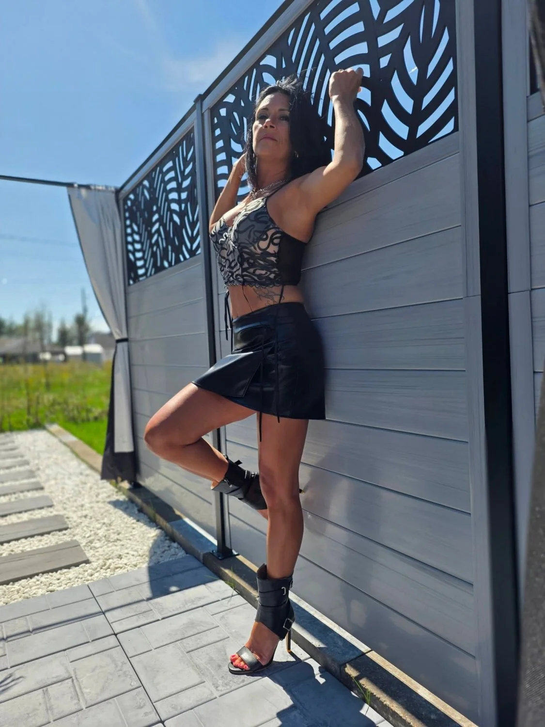 Emilia la belle milf quebecoise image 16