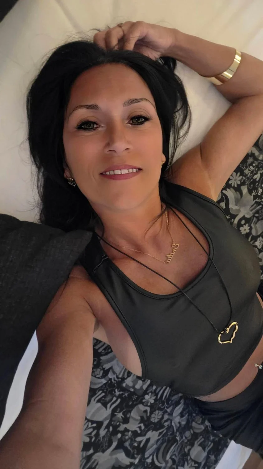 Emilia la belle milf quebecoise image 45
