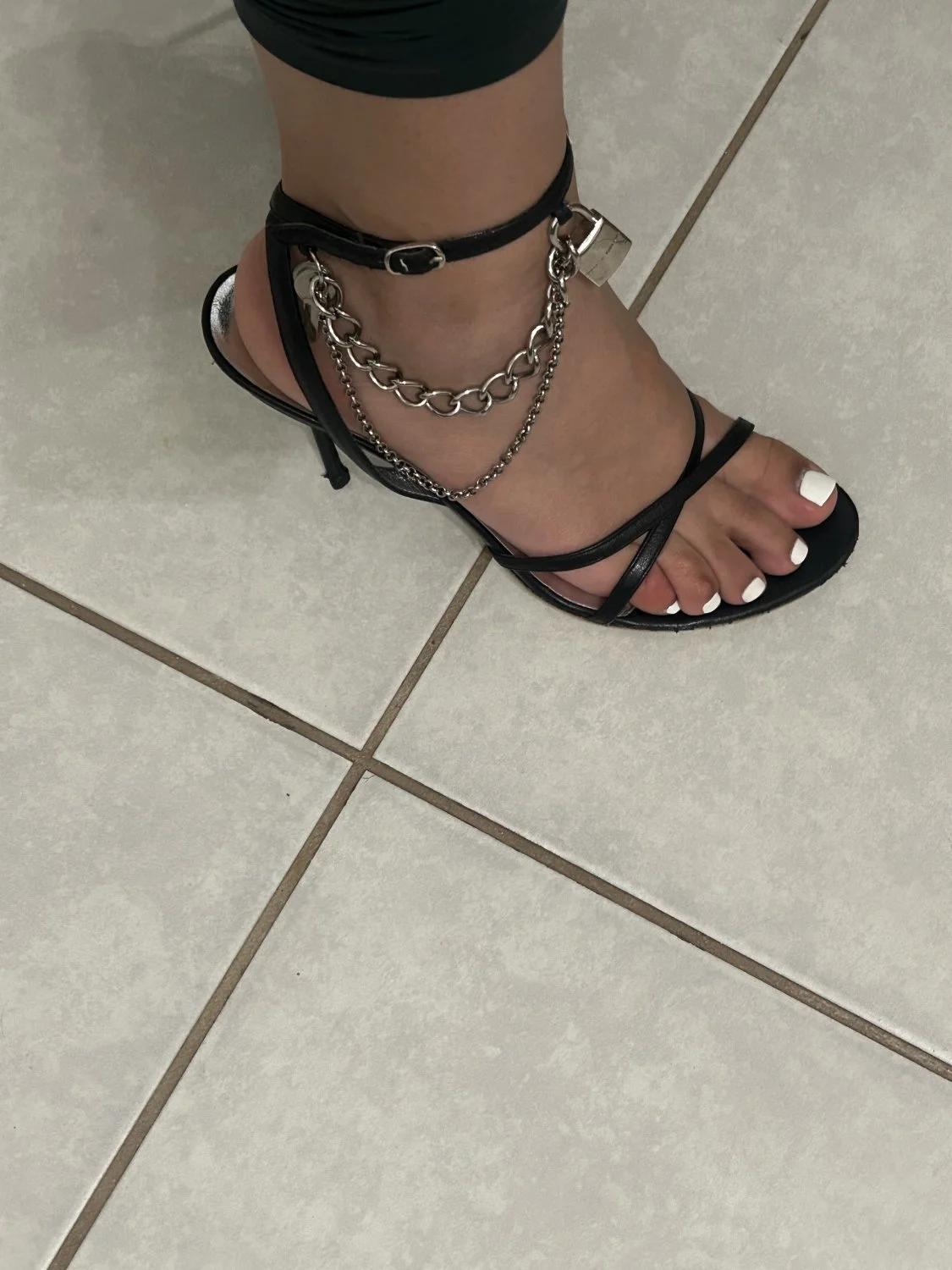 MILF High heels and white toes image 4