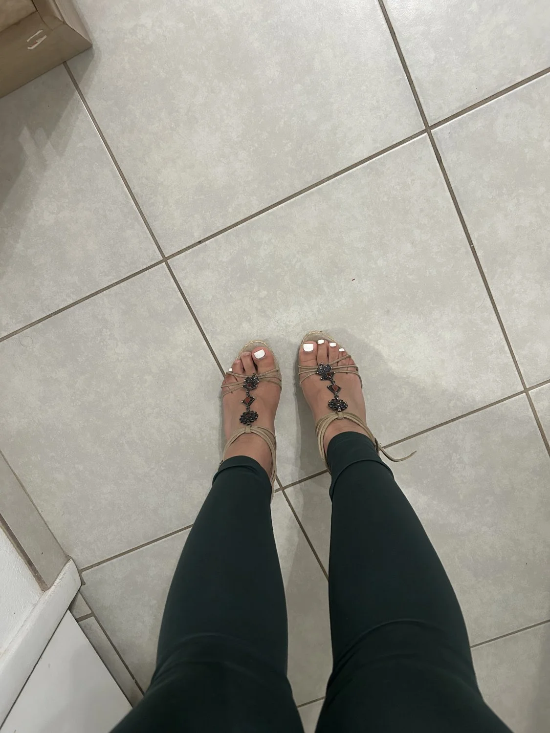 MILF High heels and white toes image 5