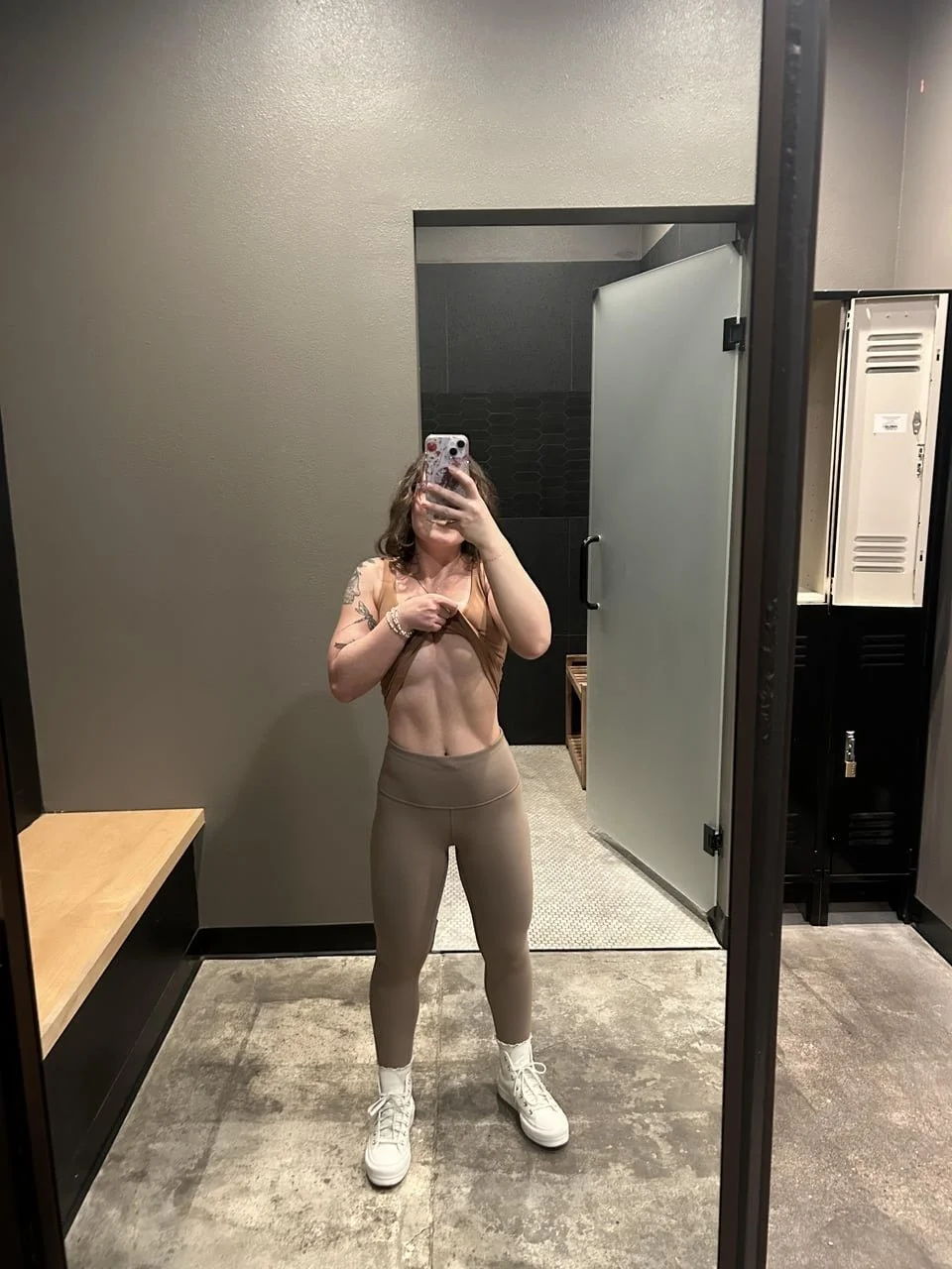 Tiny amateur gym girl from Albuquerque image 11