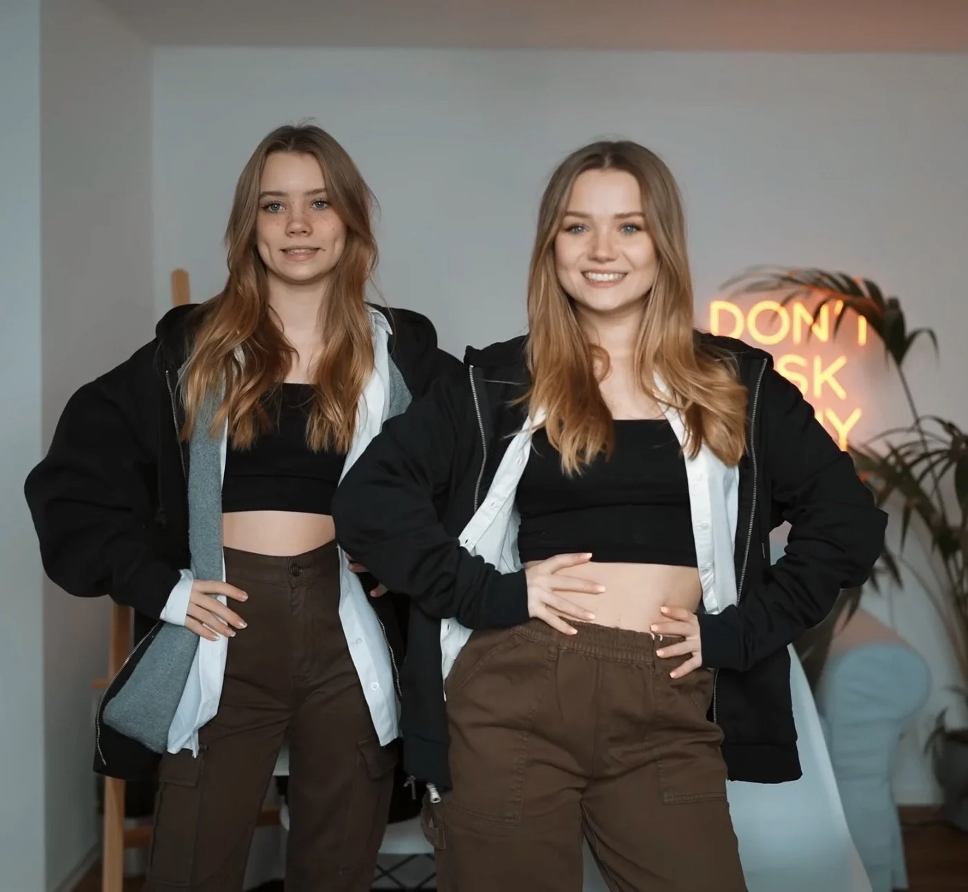 I want to fuck janalibra in Front of her sister Julia Beautx image 3
