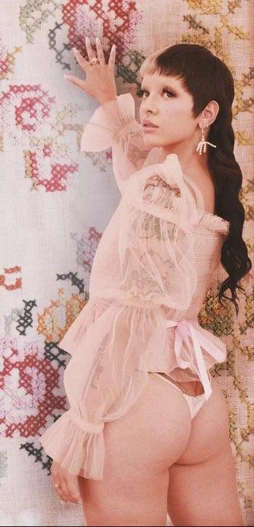 Melanie Martinez 🍒 image 4