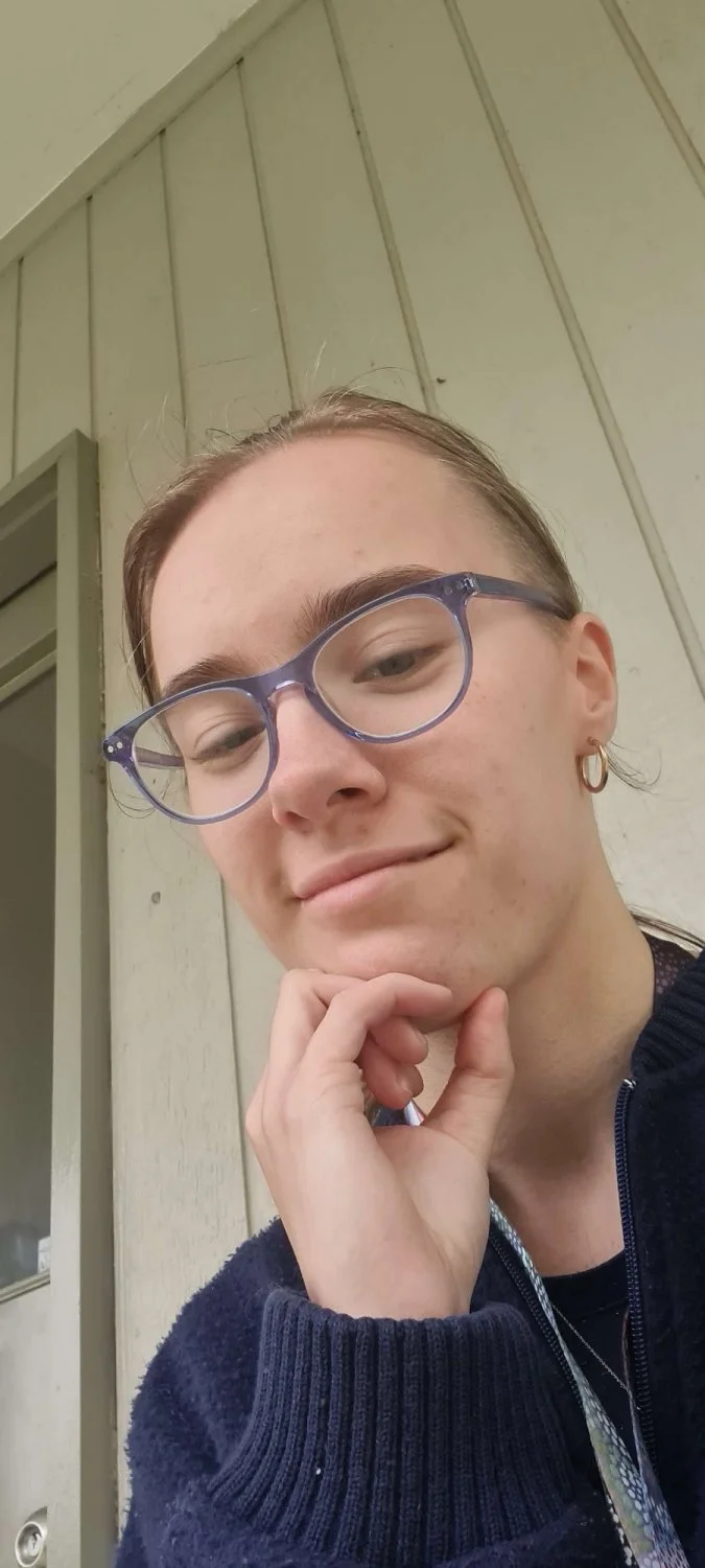 Rhiannon Marriott...This nerdy aussie barista wants to be a public. image 14