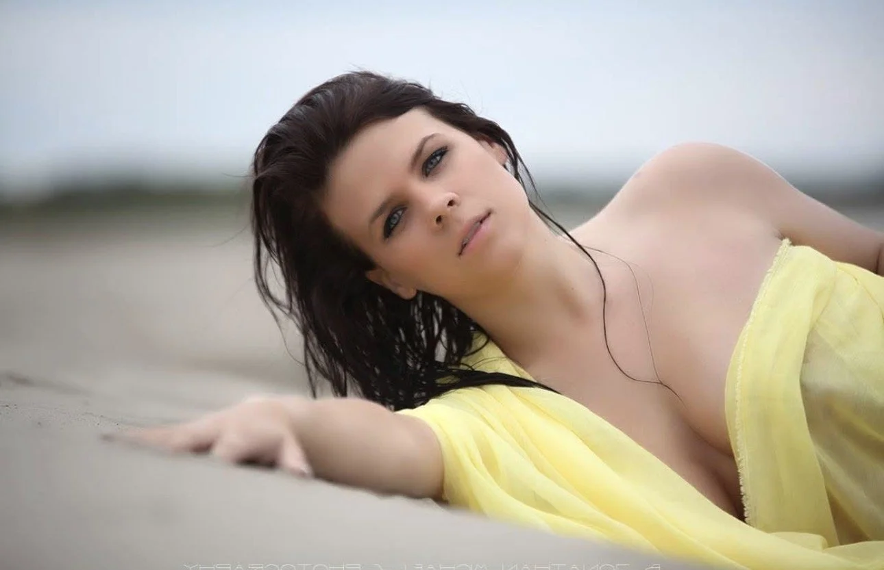 Wish I had more of Alisha image 3