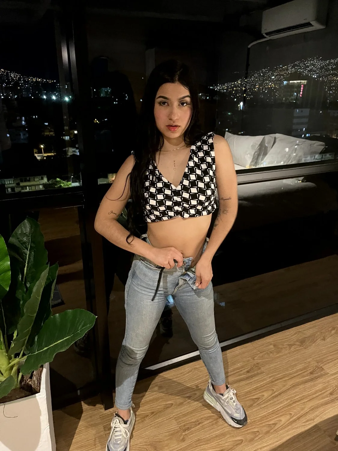 Maria 18 Years Old image 10