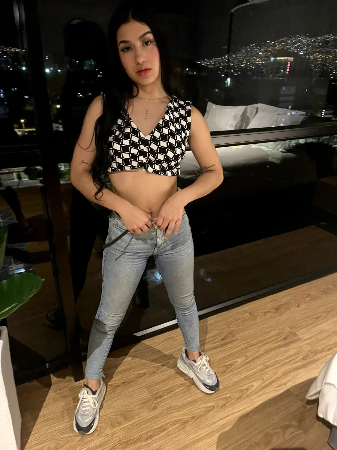 Maria 18 Years Old image 12