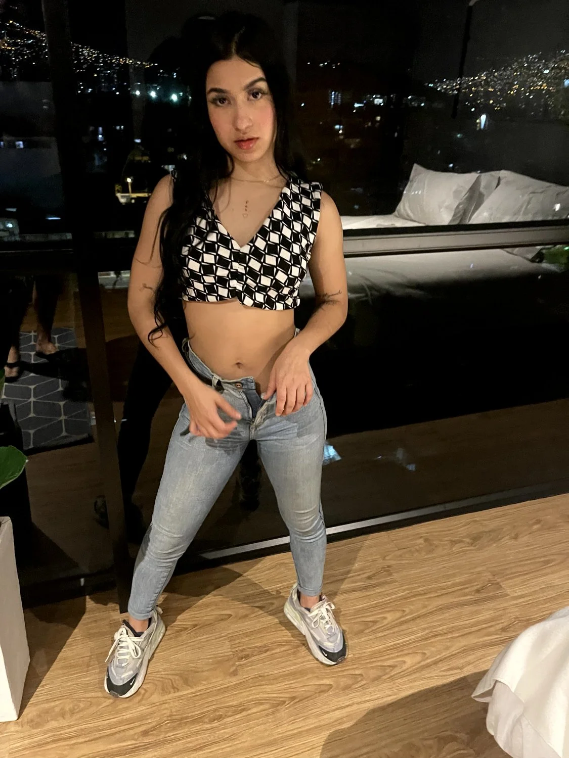 Maria 18 Years Old image 13