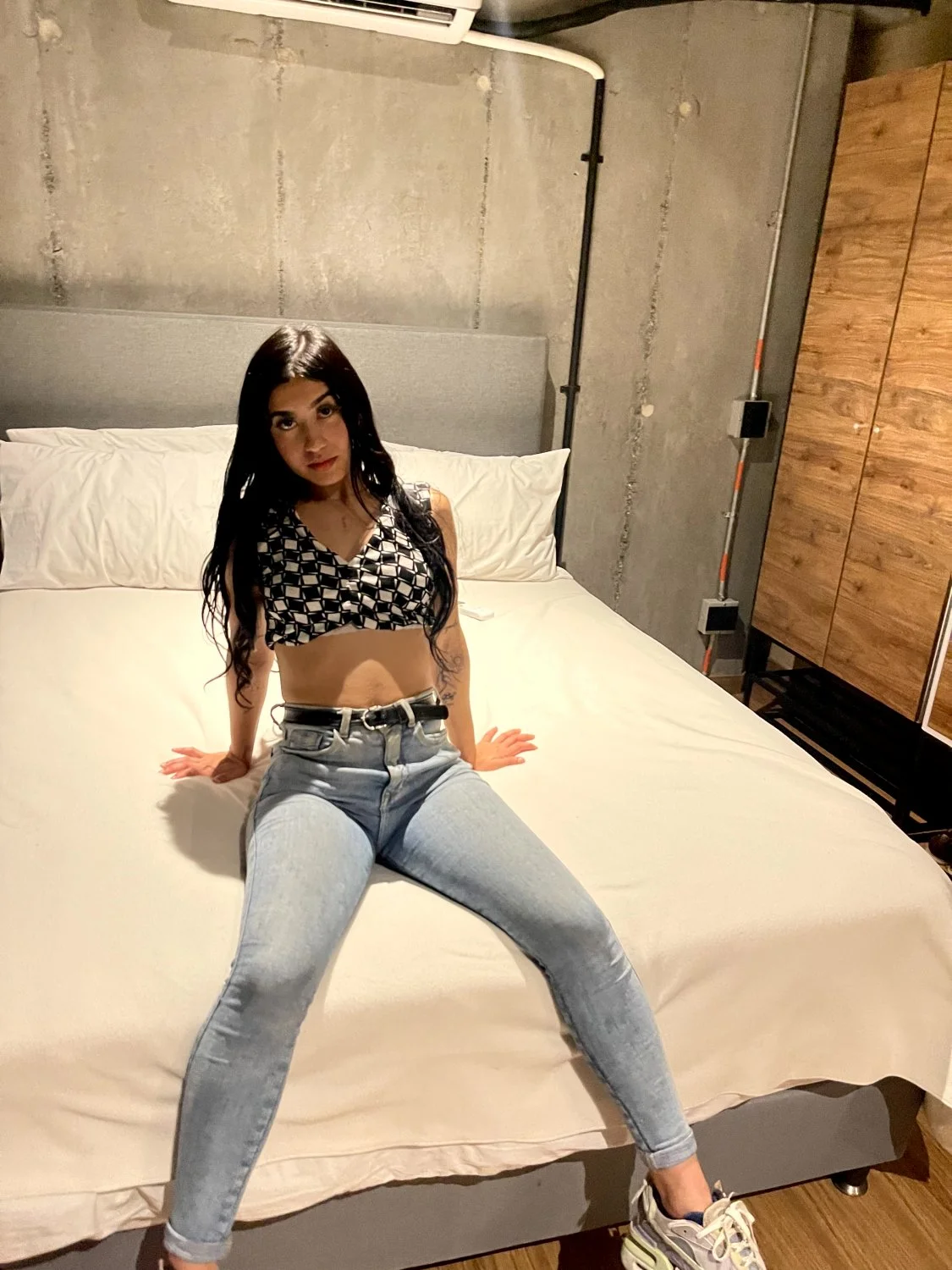 Maria 18 Years Old image 2