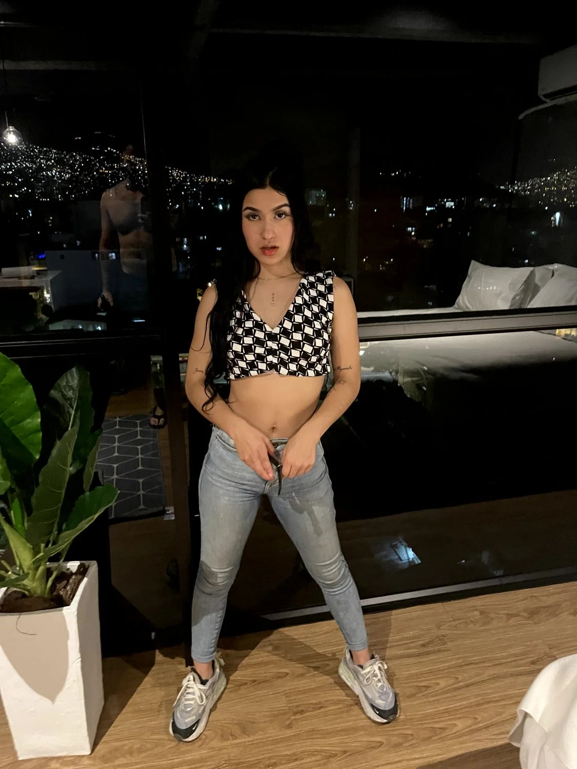 Maria 18 Years Old image 3