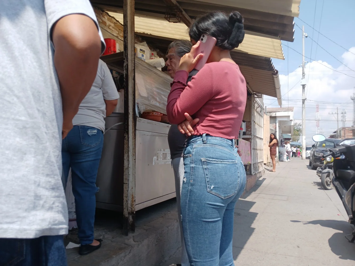Voyeur hermosa puta en puesto de tacos image 13